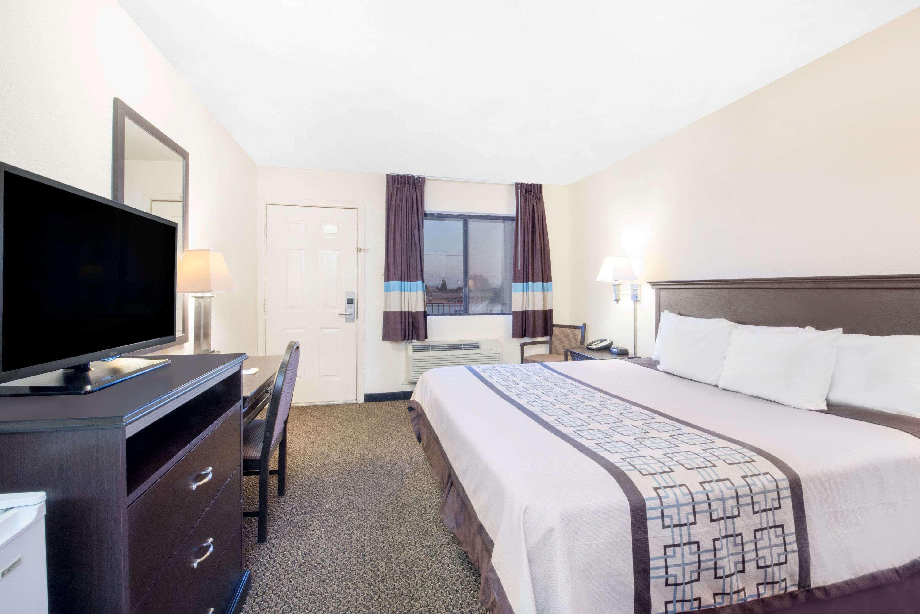 Days Inn By Wyndham Hobbs Buitenkant foto